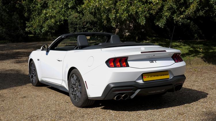 FORD MUSTANG CONVERTIBLE 5.0 V8 GT 2dr
